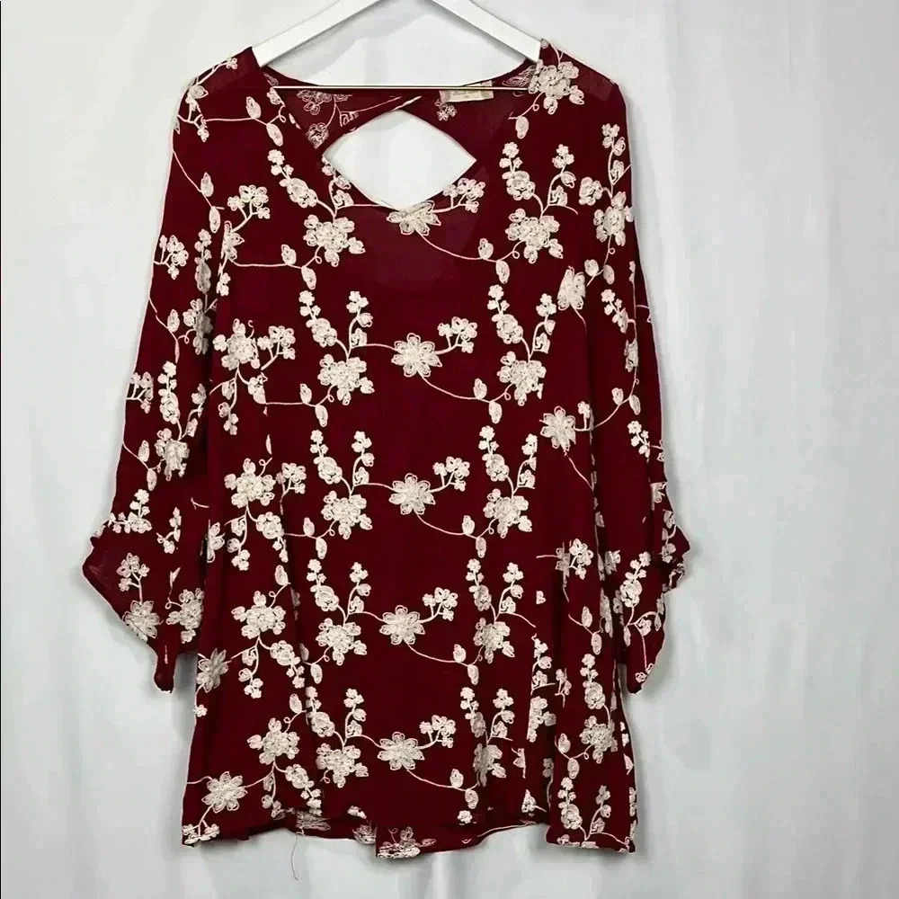 Altard State Womens Tunic/Top Cranberry/Cream XS Embroidered Floral Design Boho
